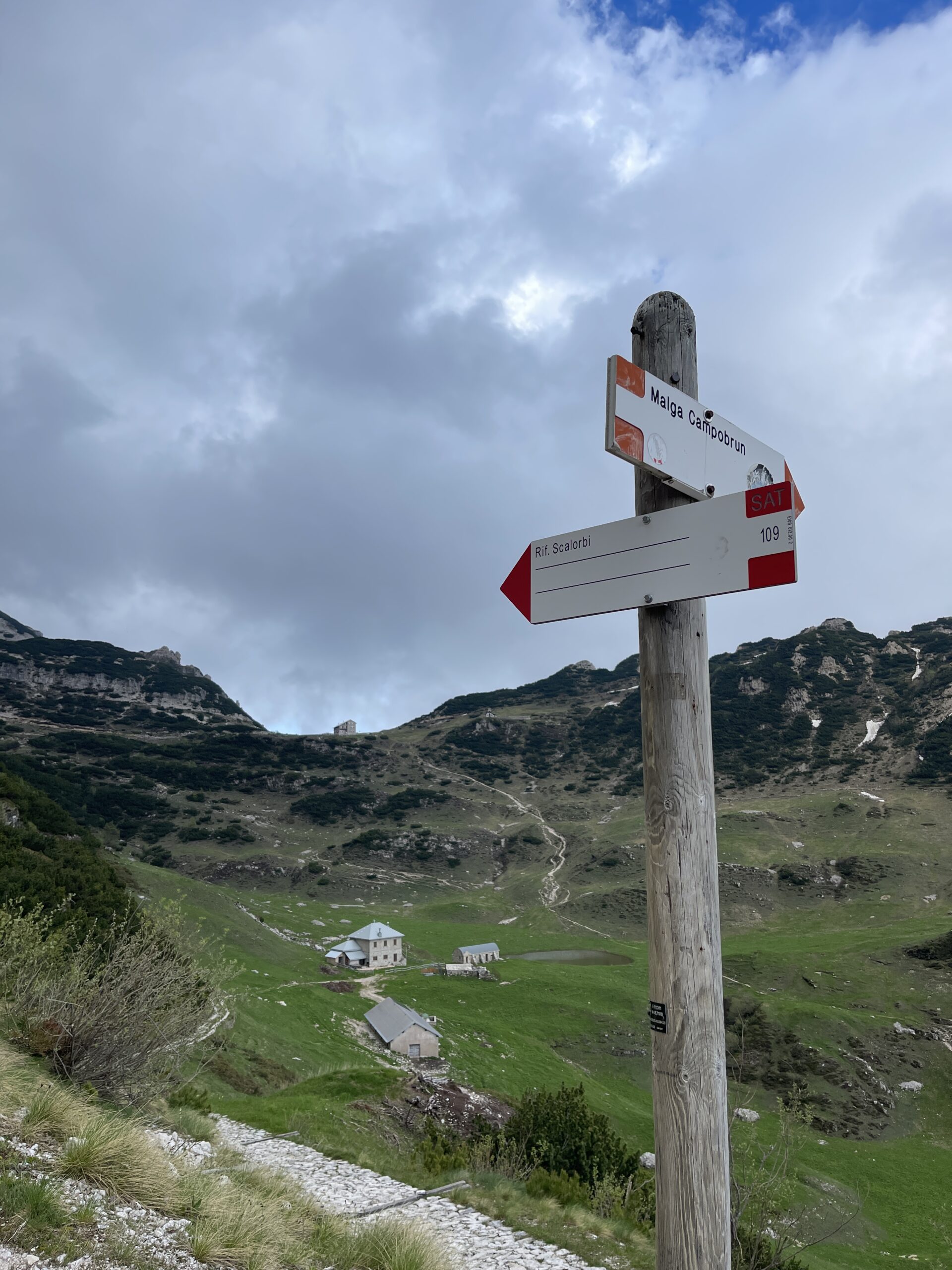 Sentiero 109 nel verde vallon di campobrun