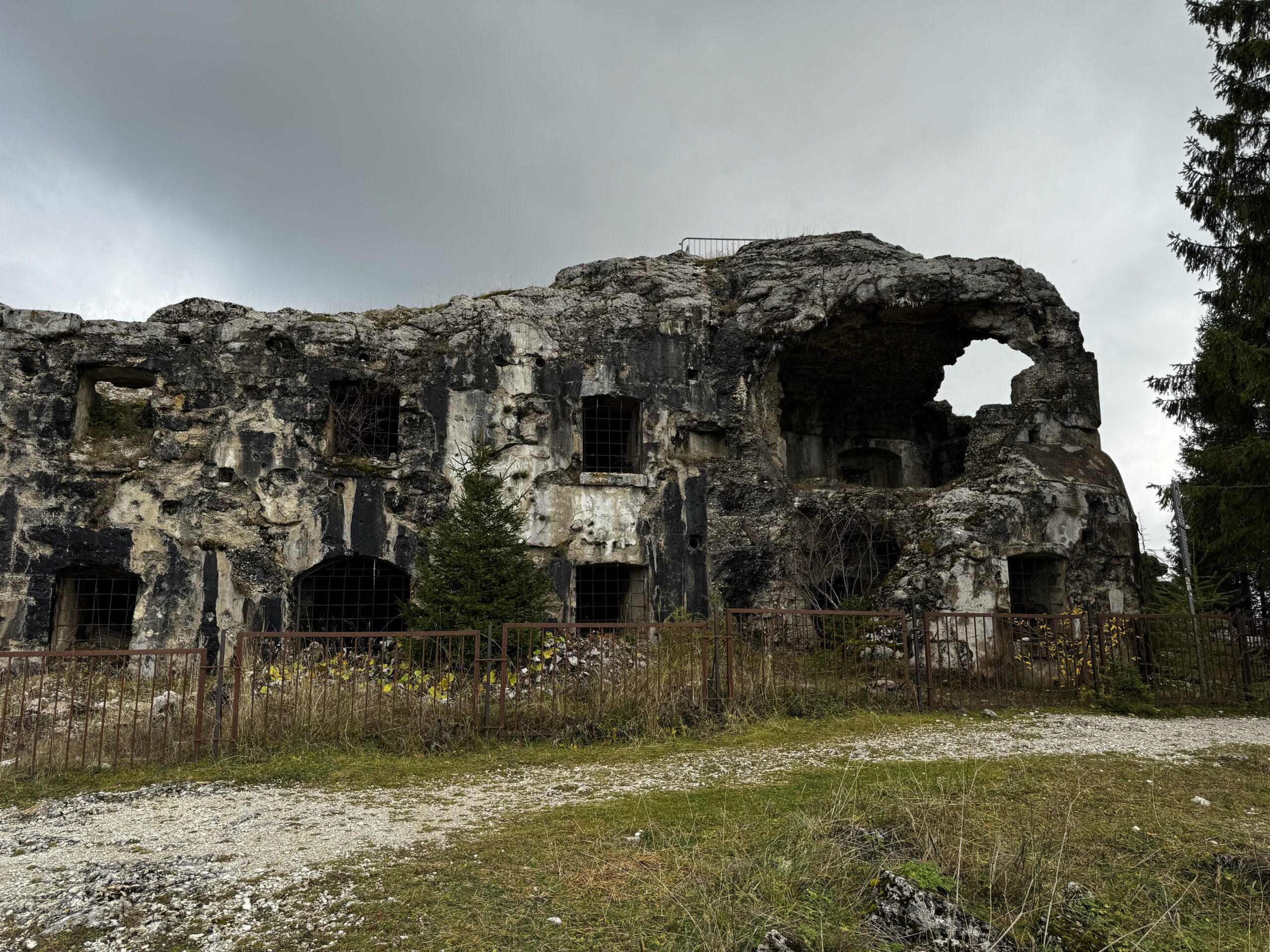 Le rovine del Forte Verle