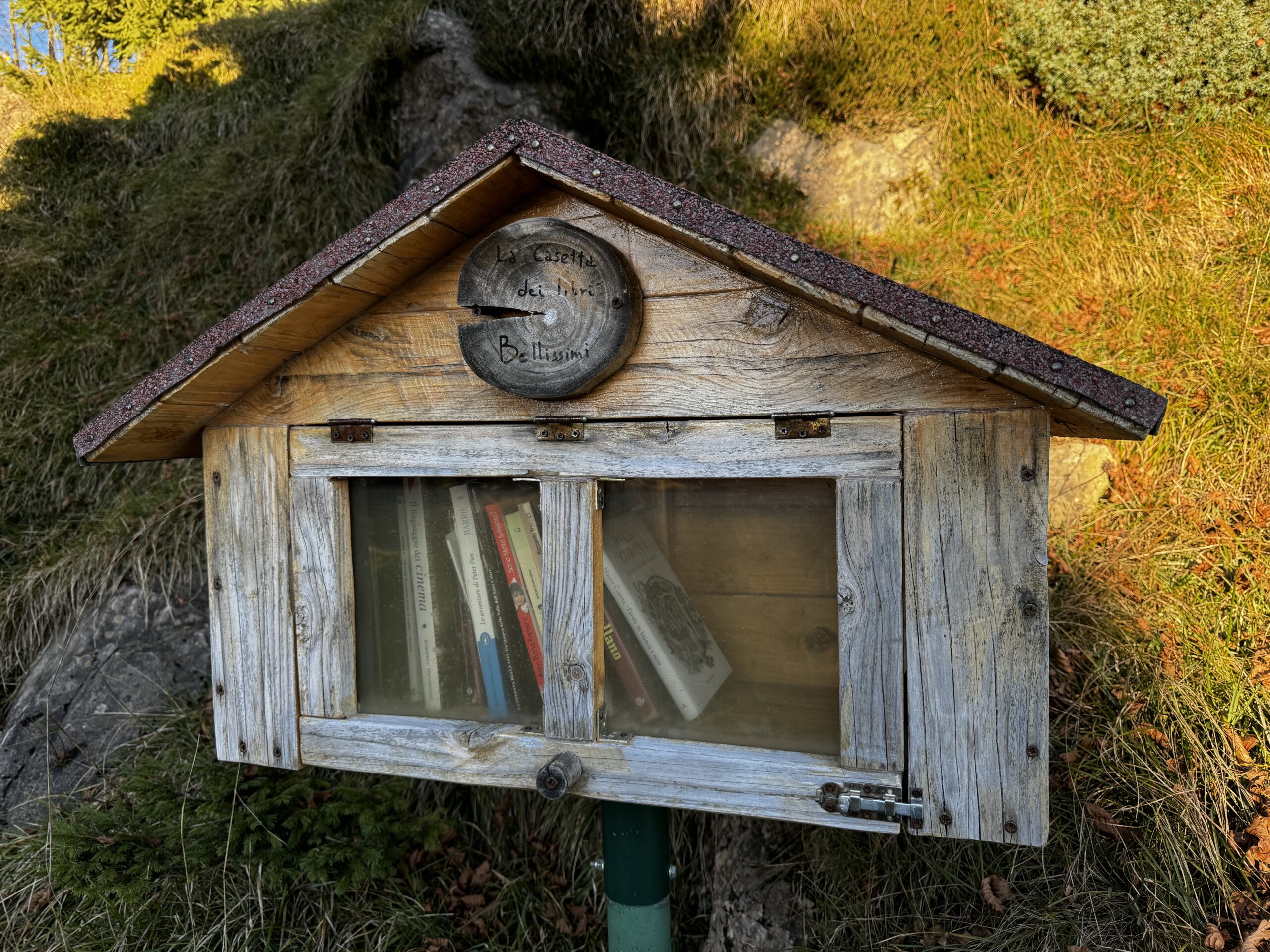 Casetta dei libri a Cima Marana